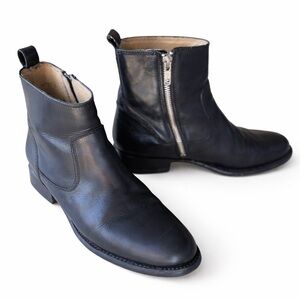 Frye Women’s Black Leather Danielle Short Booties. Size 7